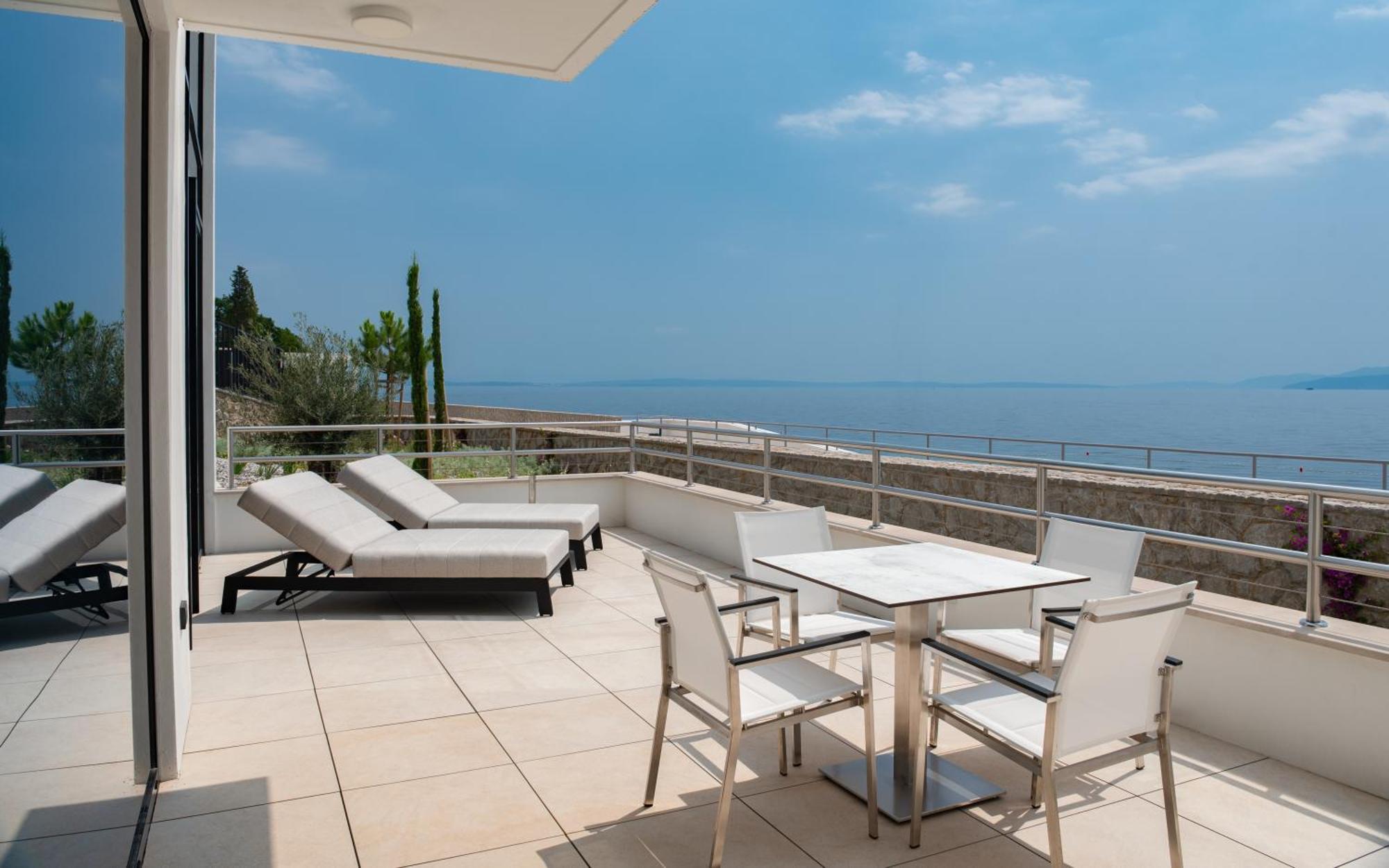 Hilton Rijeka Costabella Beach Resort And Spa Exterior foto