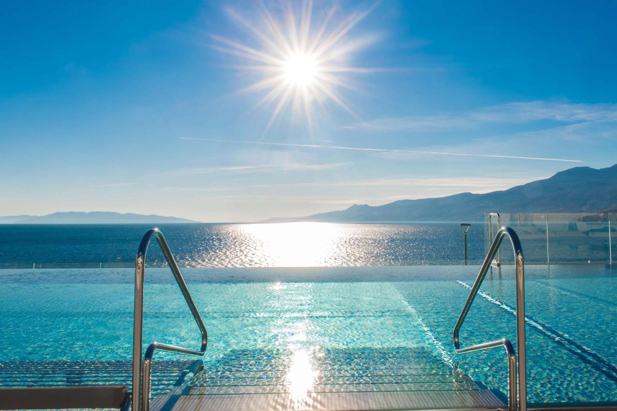 Hilton Rijeka Costabella Beach Resort And Spa Exterior foto View from the rooftop pool