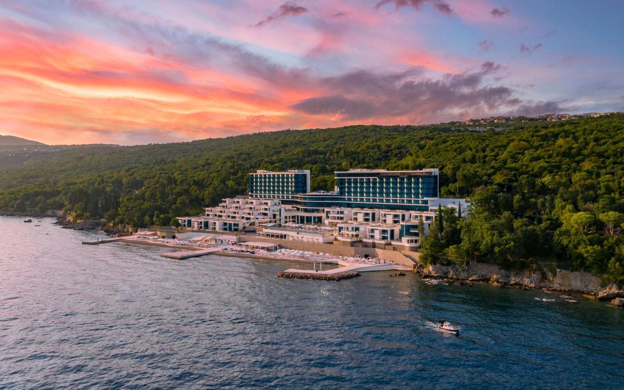Hilton Rijeka Costabella Beach Resort And Spa Exterior foto