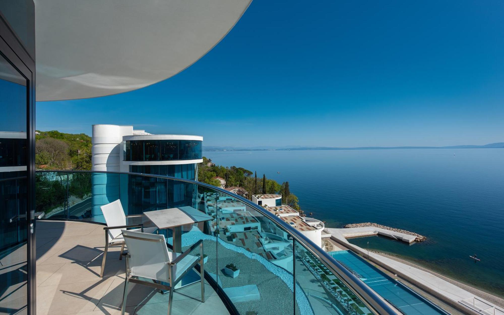 Hilton Rijeka Costabella Beach Resort And Spa Quarto foto